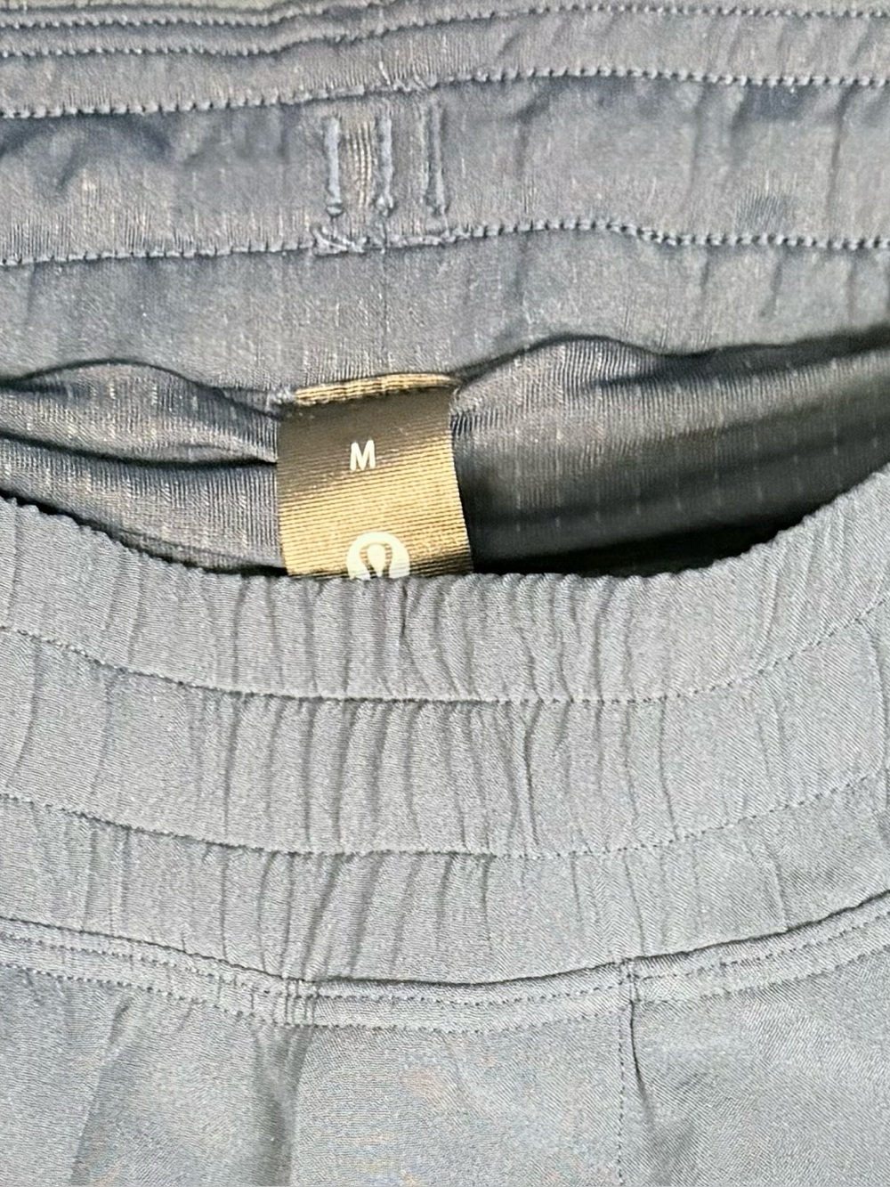 Lululemon Men’s Navy Lined Athletic Training Shorts Size Medium - Picture 3 of 3